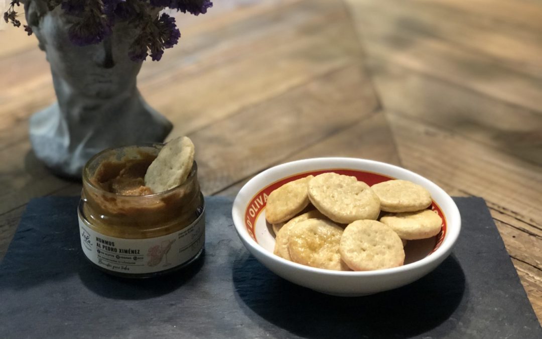 Galletas saladas con Hummus de Pedro Ximénez // Crackers with Pedro Ximenez Hummus